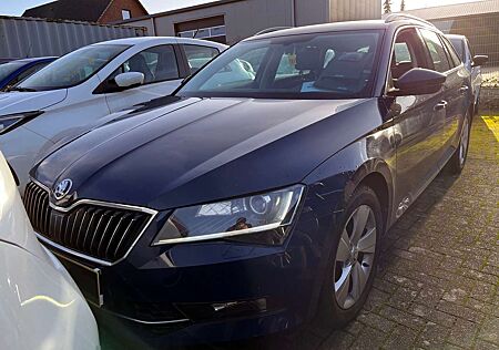 Skoda Superb 1.8 TSI Style Xenon AHK SportSitze Tüv 05/2026