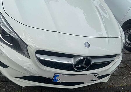 Mercedes-Benz CLA 200 (117.943)