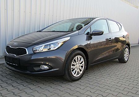 Kia Cee'd Ceed / Attract, 1 Hand, 8 Fach Bereifung, Klima, Top Zust