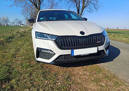 Skoda Octavia Combi RS * Panorama *foliert* Anhängekupplung
