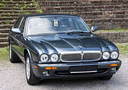 Jaguar XJ 4.0 Sovereign 2 Jahre Garantie