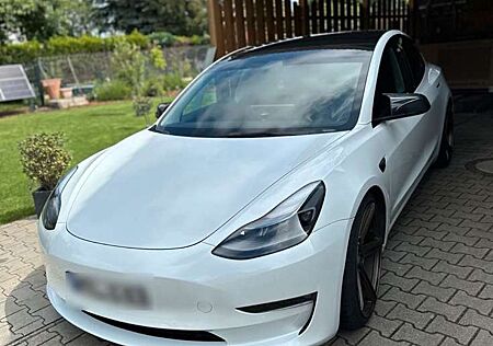 Tesla Model 3 Boost AHK Langstreckenbatt Allradantrieb DualMotor