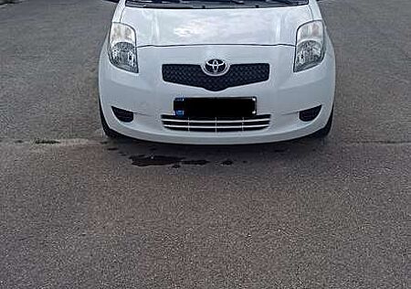 Toyota Yaris 1.0 VVT-i Cool