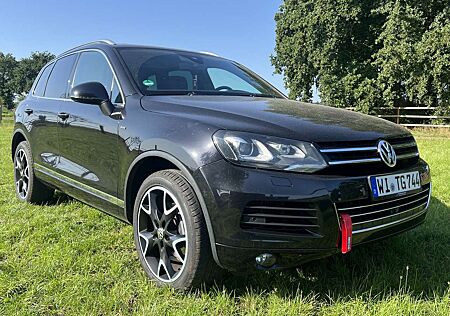 VW Touareg Volkswagen 3.0 V6 TDI DPF Aut. Individual