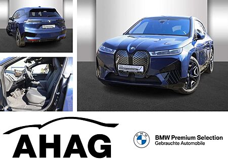 BMW iX xDrive40 Klimaaut. AHK Komfortzugang