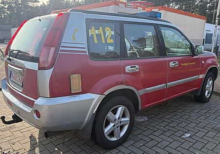Nissan X-Trail 2,2 DCI 4x4 Feuerwehr-ELW