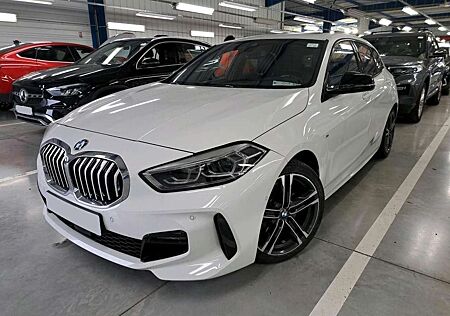 BMW 118 i 1.5 Ltr. M Sport Paket *Panoramadach