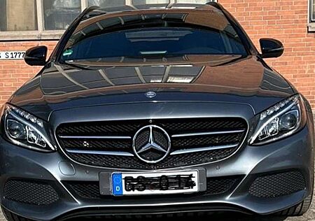Mercedes-Benz C 220 d 4Matic T 7G-TRONIC AMG Line