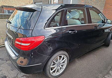 Mercedes-Benz B 250 (BlueEFFICIENCY) 7G-DCT