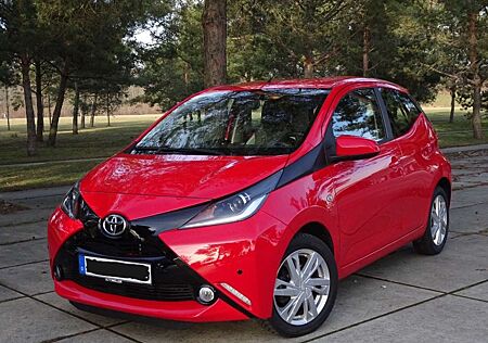 Toyota Aygo x-play touch