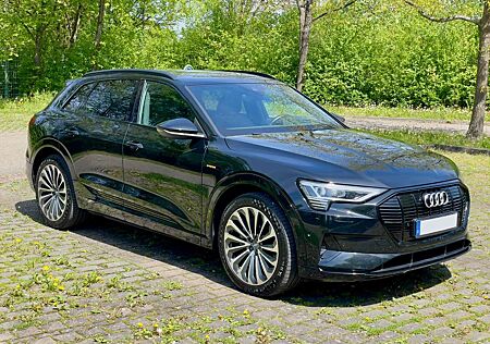 Audi e-tron 55 quattro advanced