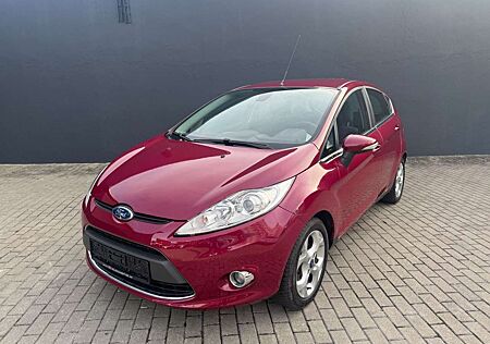 Ford Fiesta Titanium /KLIMAA/TÜV/ALU/4-TÜR/1.HAND