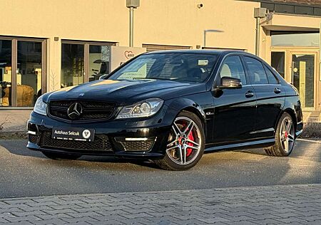 Mercedes-Benz C 63 AMG Parformance Package Designo Glasdach