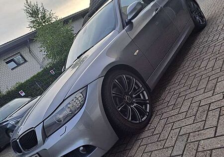 BMW 330 330d DPF Touring Aut. Edition Sport