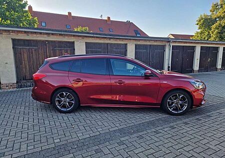 Ford Focus Turnier 1.0 EcoBoost ST-Line