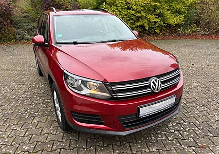 VW Tiguan Volkswagen 2.0 TDI Trend*105.000.KM*KLIMATRONIC*PANO*AHK*PDC