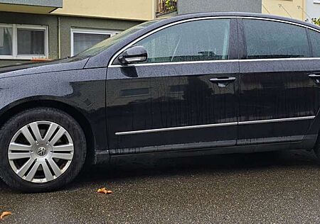 VW Passat Volkswagen 2.0 TDI DPF Highline Leder Navi