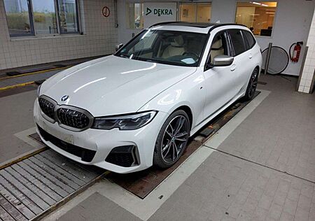 BMW 340 xDRIVE TOURING 19Z./LSR/ACC/HuD/PANO/StHz