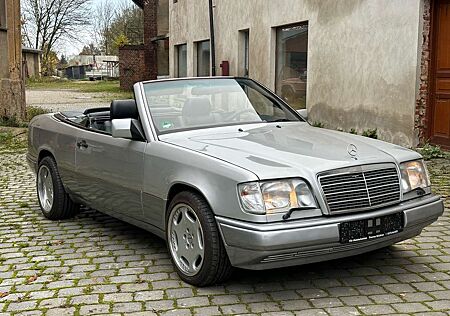 Mercedes-Benz E 220 W124 Cabrio