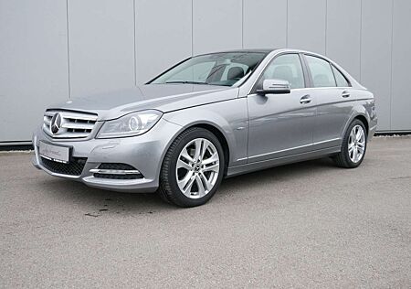 Mercedes-Benz C 200 CGI Lim. Avantgarde NAVI/BIXENON/PANO/SPUR