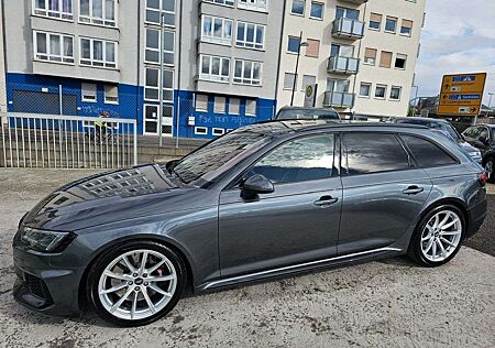 Audi RS4 Avant 2.9 TFSI quattro PANO*KAMERA*KEYLESS