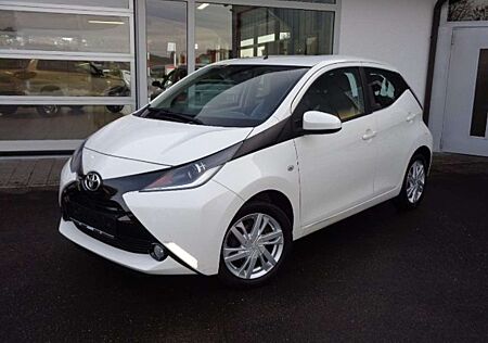 Toyota Aygo 5-Türer x-play touch