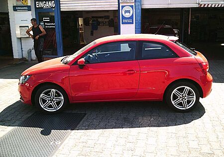 Audi A1 Attraction (8X1)