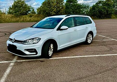 VW Golf Variant Volkswagen Comfortline | R-Line