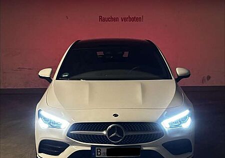 Mercedes-Benz CLA 200 Shooting Brake AMG Line (8-fach bereift)