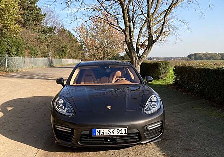 Porsche Panamera Turbo PDK