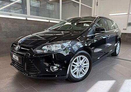 Ford Focus Turnier Titanium Navi SHZ PDC Tempo FSHZ
