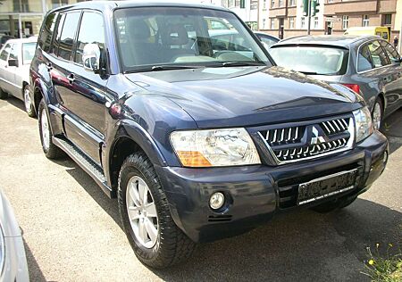 Mitsubishi Pajero 3.2 DI-D Edition 20 *7-Sitzer *Leder