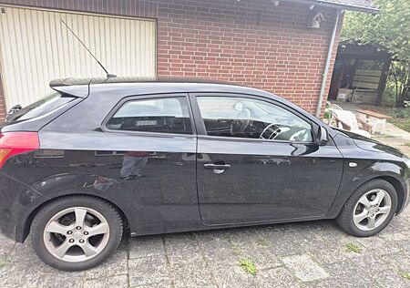 Kia Cee'd Ceed / 1.4 CVVT LX
