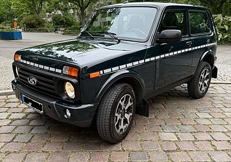Lada Niva 1.7. URBAN Plus 4x4 Klima. servo.