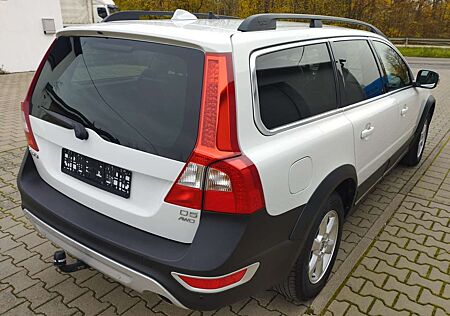 Volvo XC 70 XC70 XC70 D5 AWD - TÜV+Zahnriemen+Öl neu