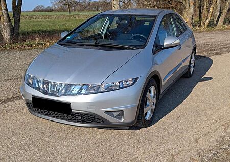 Honda Civic Fließheck 5-Türer 1.8i-VTEC i-SHIFT Comfort