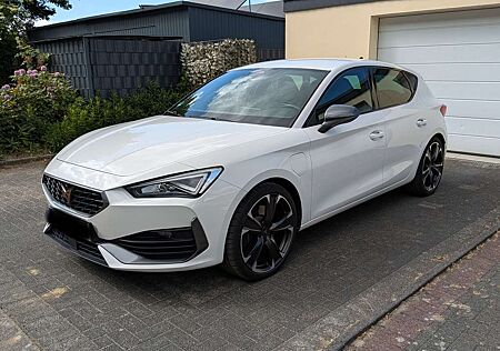 Cupra Leon E-Hybrid 245 ps // DSG