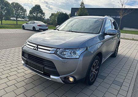 Mitsubishi Outlander ClearTec Intense 4WD*KLIMA*7SITZER*KAM