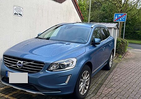 Volvo XC 60 XC60 D4 FWD Geartronik + Summum, Business-Paket, Licht-