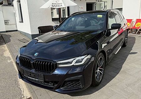 BMW 530 d M Sport Paket Panoramadach Digital Tacho LED