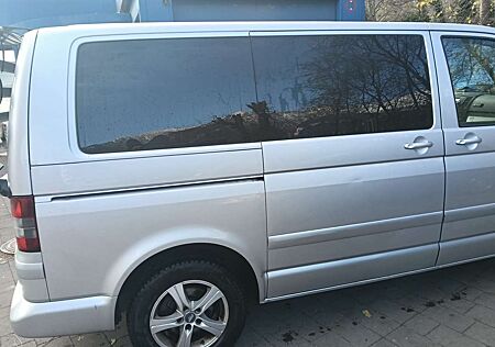 VW T5 Multivan Volkswagen 4MOTION United