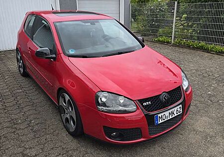 VW Golf GTI Volkswagen 2.0