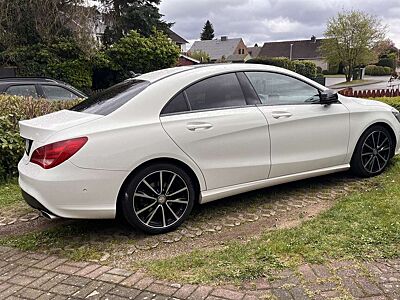 Mercedes-Benz CLA 180 7G-DCT