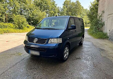 VW T5 Caravelle Volkswagen Caravelle TDI Kurz (7-Si.)