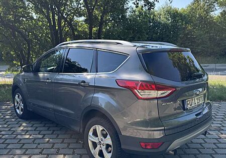 Ford Kuga 2.0 TDCi 2x4 Titanium