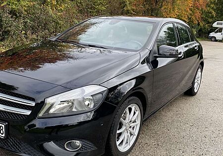 Mercedes-Benz A 180 (BlueEFFICIENCY) Style