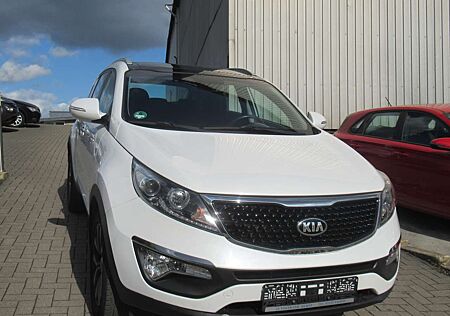 Kia Sportage Dream Team 2WD- Pano-4xSHZ-LED-17"Alu-2.Hand