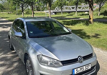 VW Golf Volkswagen Comfortline Bluemotion Technology