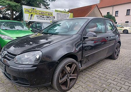 VW Golf Volkswagen Trendline *neuer Motor BCA erst15tkm*Seitenschaden