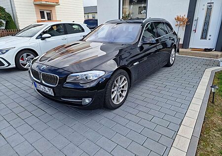 BMW 530d 530 xDrive Automatik*Navi *Leder*Panorama*Xenon